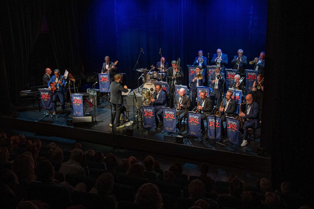 International Rotary Bigband Band 01